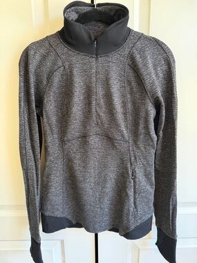 lululemon athletica Women’s Heathered Black/Gray Quarter-Zip Pullover
